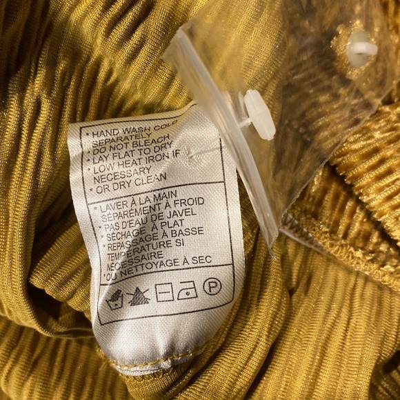 BB Dakota Top size small flutter sleeves - Picture 7 of 8